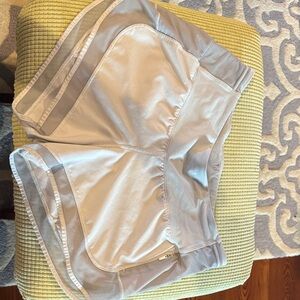 Lululemon Women's Shorts sz 4